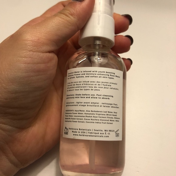 Herbivore Botanicals rose hibiscus coconut spray - Picture 3 of 4